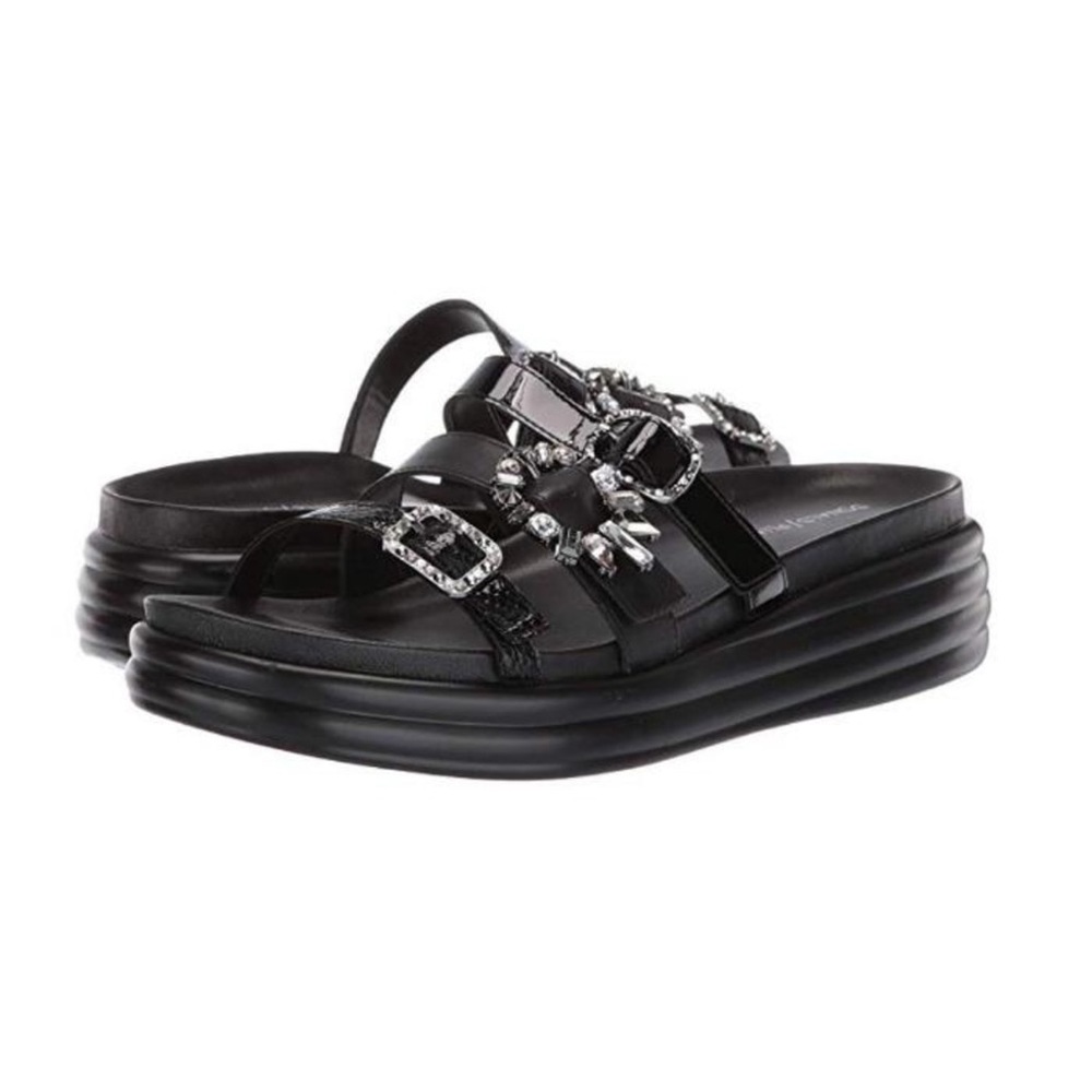 BNWOT Donald Pliner Claud Jewel Sandals!!